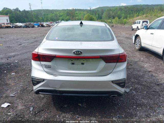 3KPF24AD1ME290811 KIA Forte Lxs
