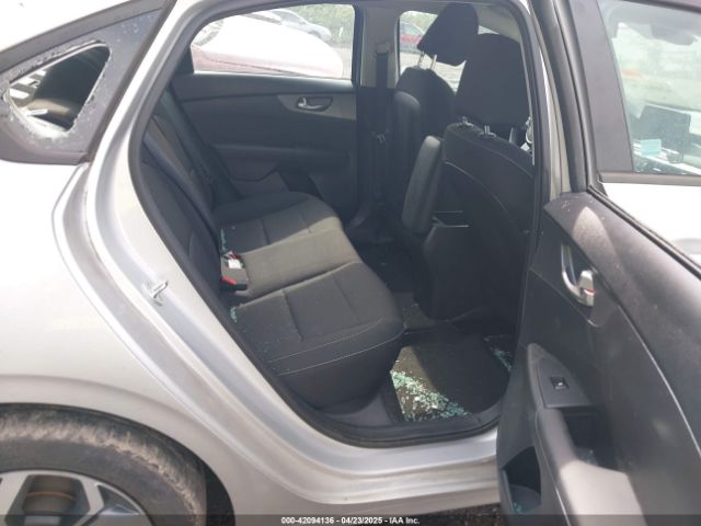 3KPF24AD1ME290811 KIA Forte Lxs