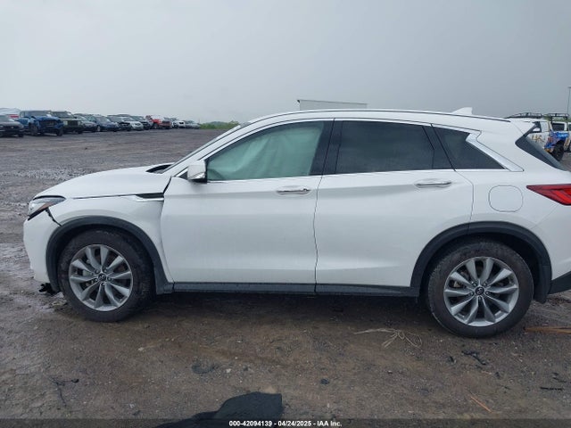 3PCAJ5AAXNF120421 Infiniti Qx50 Pure