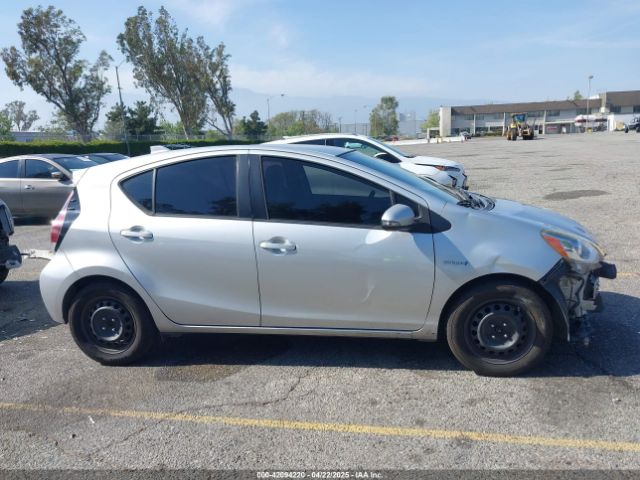 JTDKDTB35G1117843 Toyota Prius C One