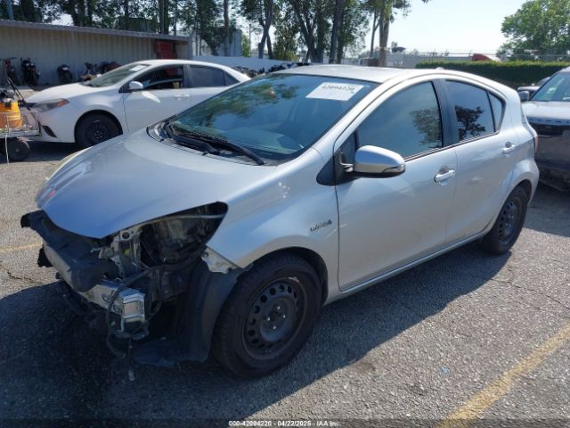 JTDKDTB35G1117843 Toyota Prius C One