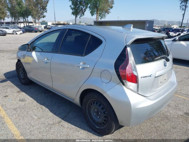 JTDKDTB35G1117843 Toyota Prius C One