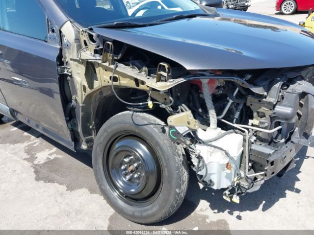 2T3ZFREV8HW340311 Toyota RAV4 LE