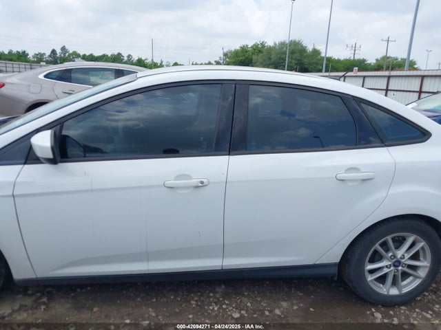 Ford FOCUS SE 2018 1FADP3F22JL292697 Image 14