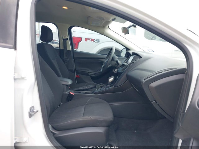 Ford FOCUS SE 2018 1FADP3F22JL292697 Image 5