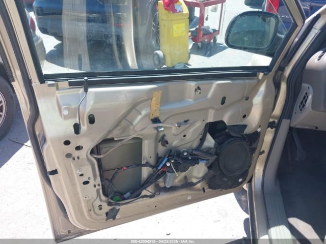 2001 CHRYSLER TOWN & COUNTRY 2C8GP64L31R241168 Photo 5