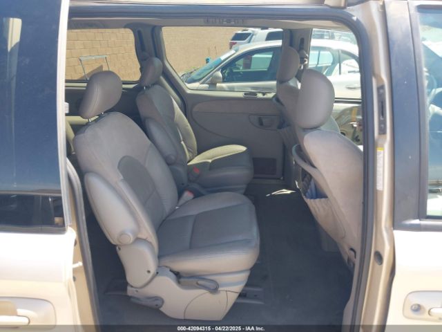 2001 CHRYSLER TOWN & COUNTRY 2C8GP64L31R241168 Photo 7