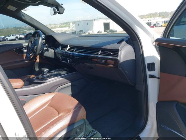 WA1VAAF77KD042653 Audi Q7 55 Premium