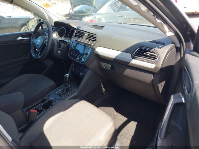 3VV1B7AX0LM129118 Volkswagen Tiguan 2.0t S
