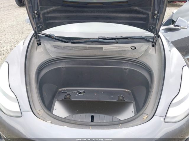 5YJ3E1EB7KF205883 Tesla Model 3 Long Range/performance