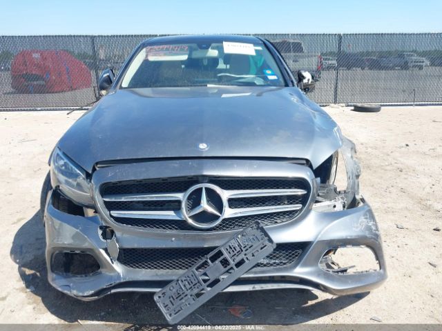 55SWF4JB2HU218808 Mercedes-Benz C 300 Luxury/sport