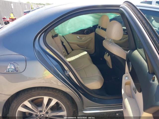 55SWF4JB2HU218808 Mercedes-Benz C 300 Luxury/sport