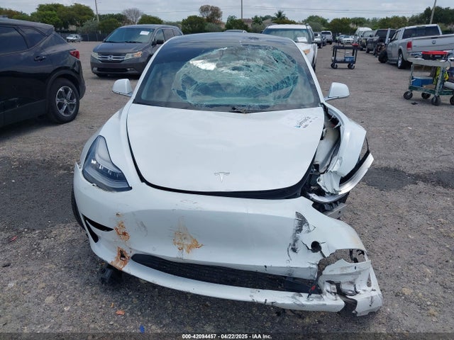 5YJ3E1EB1KF365760 Tesla MODEL 3