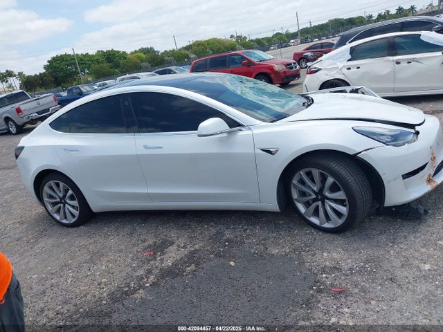 5YJ3E1EB1KF365760 Tesla MODEL 3
