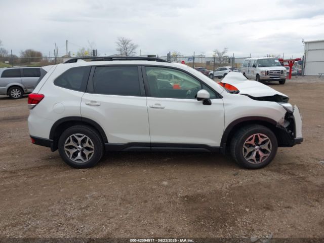 JF2SKAEC1KH447633 Subaru Forester Premium