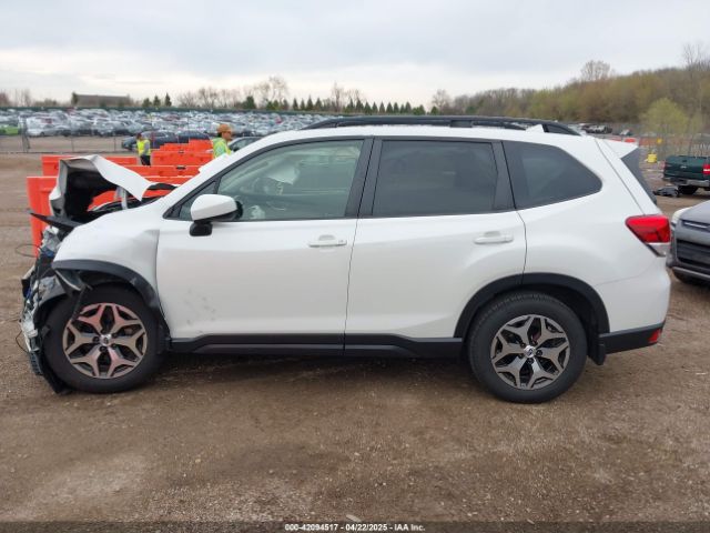 JF2SKAEC1KH447633 Subaru Forester Premium