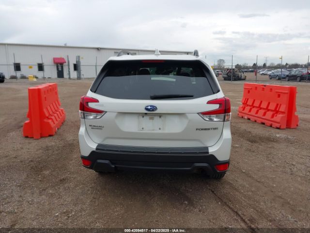 JF2SKAEC1KH447633 Subaru Forester Premium
