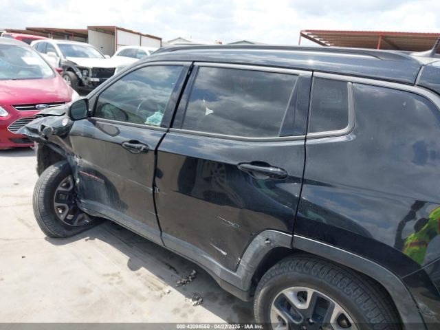 3C4NJDDB4HT646968 Jeep New Compass Trailhawk 4x4