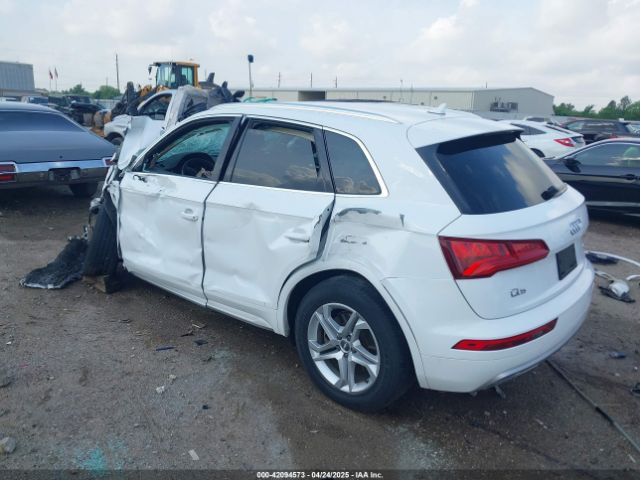 2019 AUDI Q5 WA1ANAFY1K2112381 Photo 2