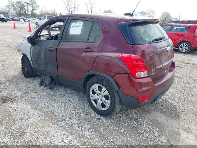3GNCJKSBXHL227268 Chevrolet TRAX LS