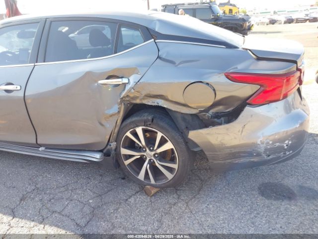1N4AA6AP1JC400557 Nissan 2018
