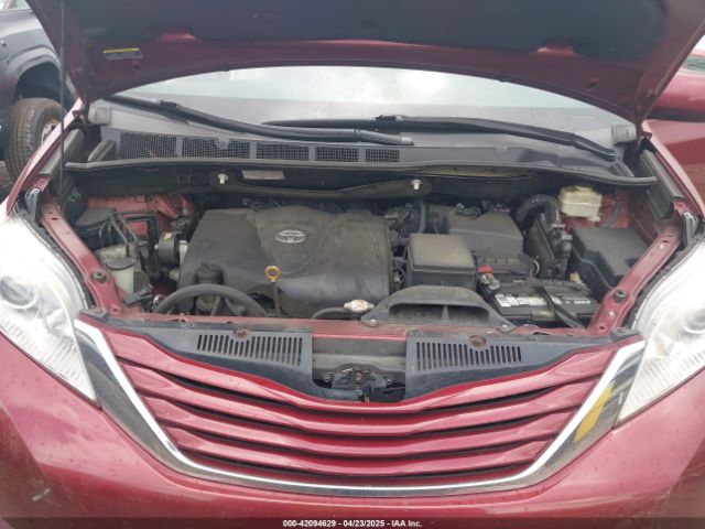5TDKZ3DC6HS822945 Toyota Sienna Le 8 Passenger