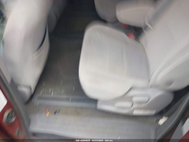 5TDKZ3DC6HS822945 Toyota Sienna Le 8 Passenger