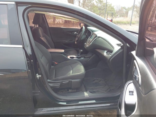 1G1ZB5ST1JF258363 Chevrolet Malibu 1ls