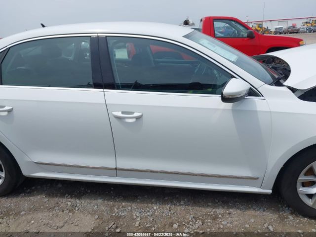 1VWAT7A31HC015952 Volkswagen Passat 1.8t S