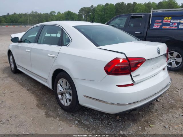 1VWAT7A31HC015952 Volkswagen Passat 1.8t S