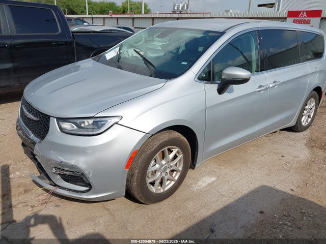 Chrysler Pacifica Touring L 2023 2C4RC1BG4PR594204 Image 2