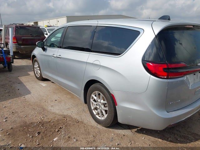 Chrysler Pacifica Touring L 2023 2C4RC1BG4PR594204 Image 3
