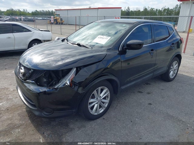 JN1BJ1CR5HW123634 Nissan Rogue Sport S