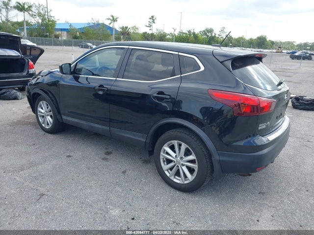 JN1BJ1CR5HW123634 Nissan Rogue Sport S