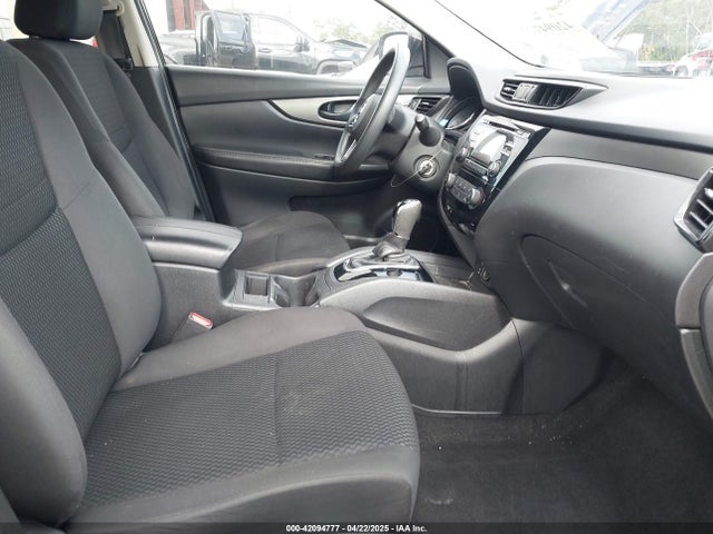 JN1BJ1CR5HW123634 Nissan Rogue Sport S