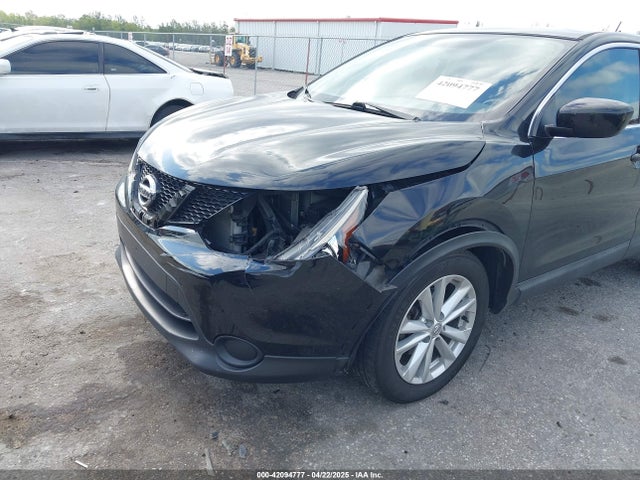 JN1BJ1CR5HW123634 Nissan Rogue Sport S