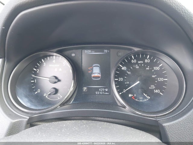 JN1BJ1CR5HW123634 Nissan Rogue Sport S