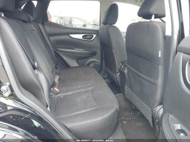 JN1BJ1CR5HW123634 Nissan Rogue Sport S