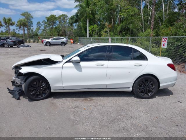 55SWF4JB4HU206451 Mercedes-Benz C 300 Luxury/sport