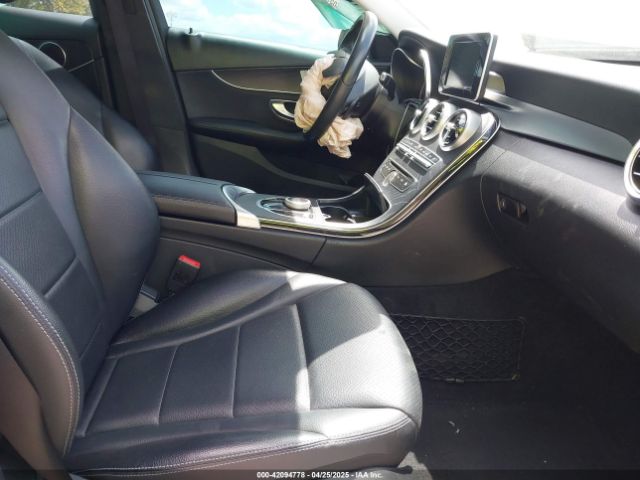 55SWF4JB4HU206451 Mercedes-Benz C 300 Luxury/sport