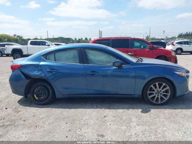 3MZBN1V39JM248584 Mazda Mazda3 Touring
