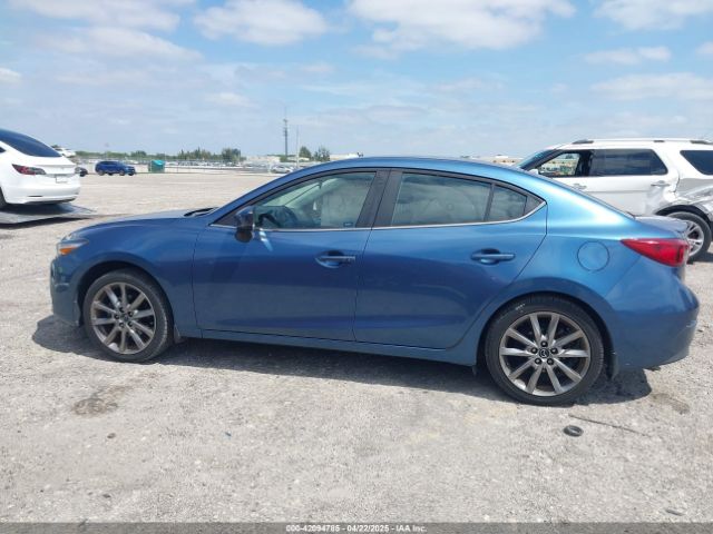 3MZBN1V39JM248584 Mazda Mazda3 Touring