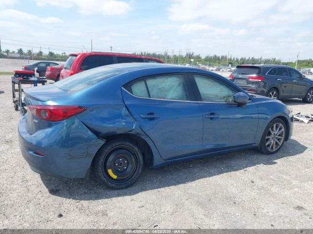 3MZBN1V39JM248584 Mazda Mazda3 Touring