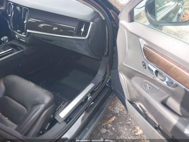 LVY982MK6JP036297 Volvo S90 T5 Momentum