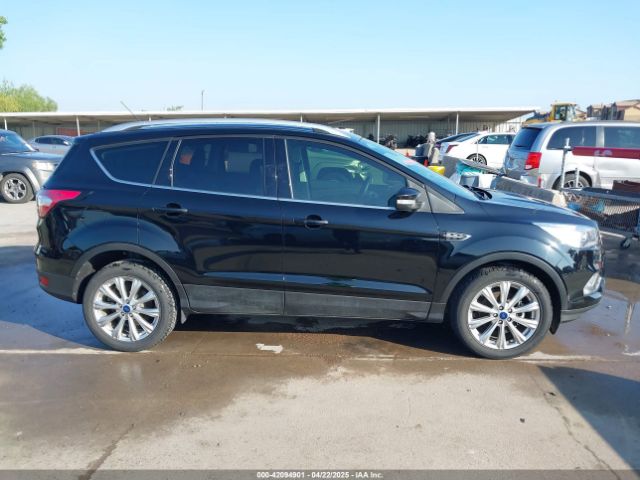 1FMCU0JD9HUE71213 Ford Escape Titanium
