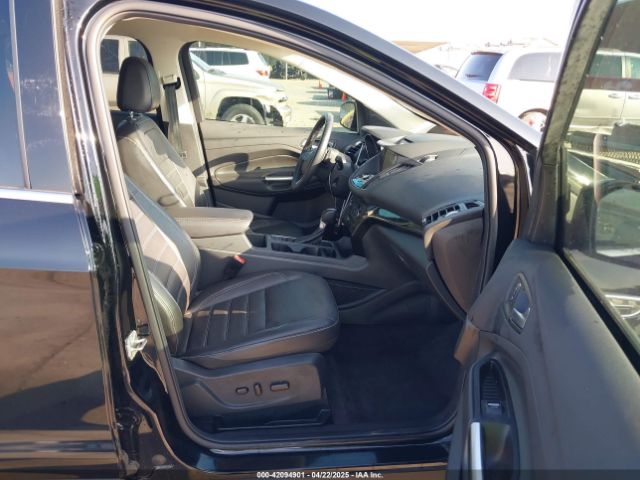1FMCU0JD9HUE71213 Ford Escape Titanium