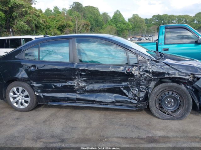 5YFEPMAE0MP270831 Toyota COROLLA LE