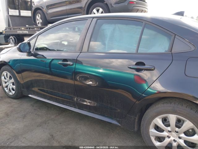 5YFEPMAE0MP270831 Toyota COROLLA LE