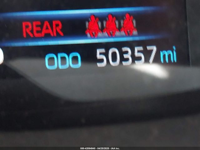5YFEPMAE0MP270831 Toyota COROLLA LE