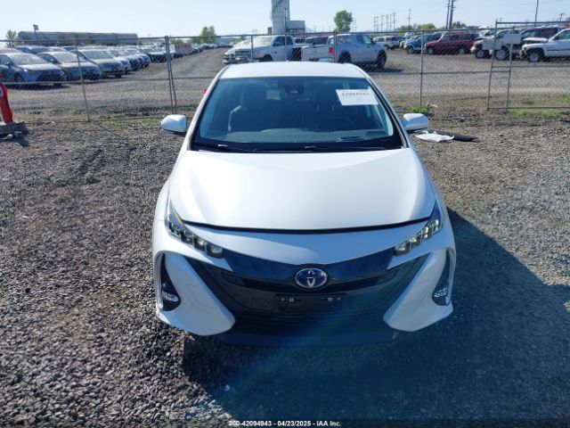 JTDKAMFP8N3198379 Toyota Prius Prime Limited